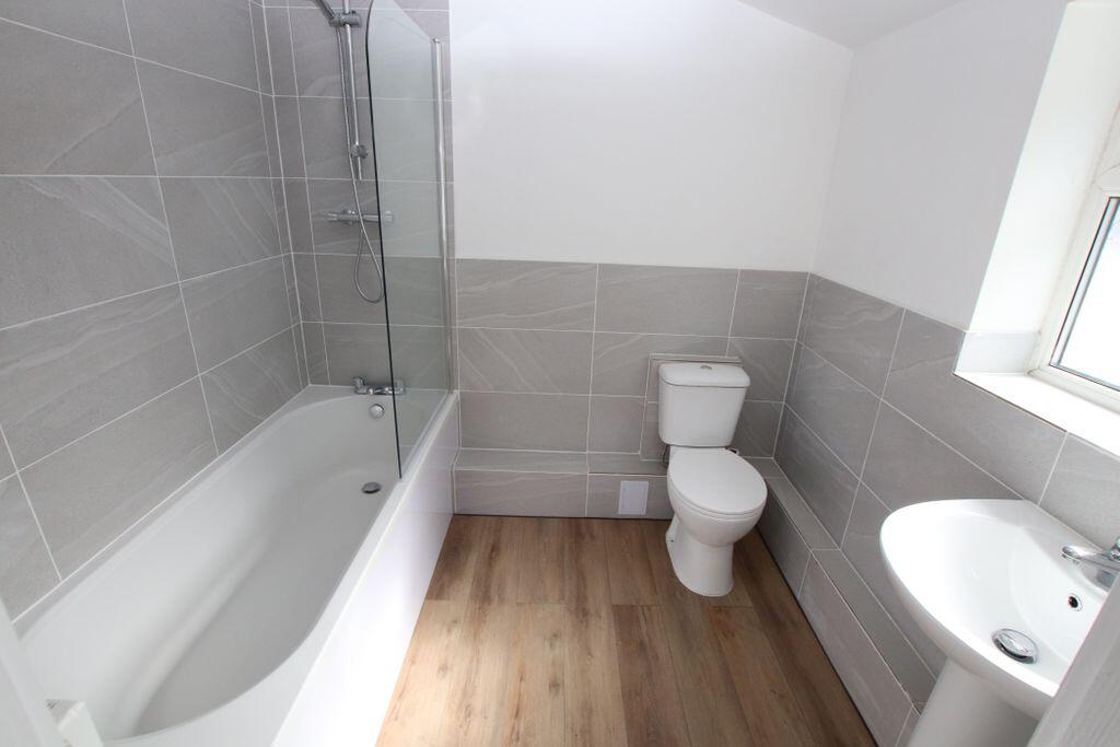 House in Grimsby, New Clee - View 5