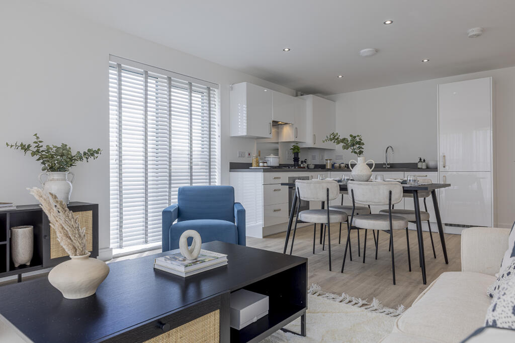 Apartment in Three Rivers, Watford Rural - View 2