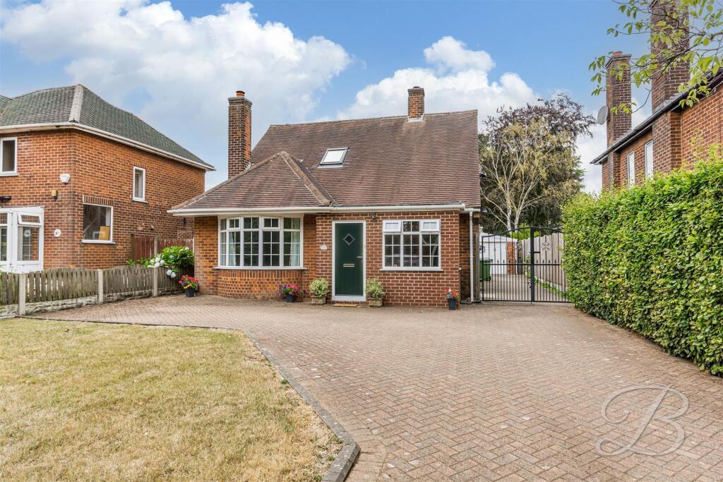 Main image of property: Oak Tree Lane, Mansfield