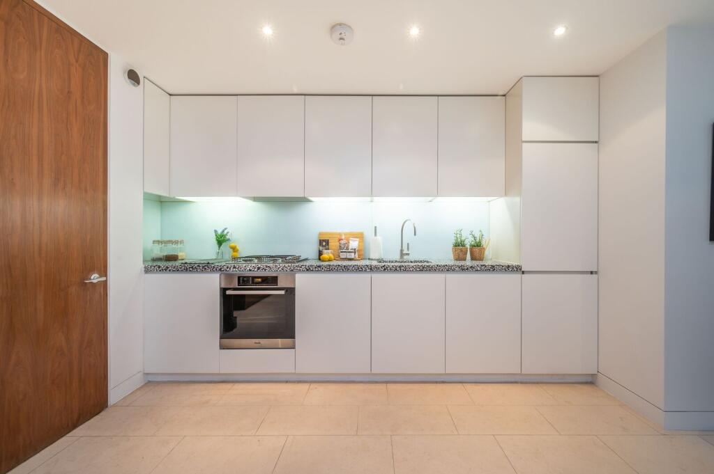 Apartment in London - View 2