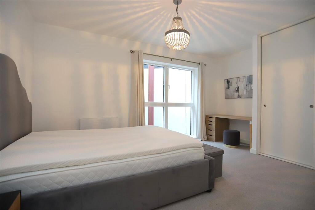 Lockgate Mews, Manchester, Greater Manchester, M4 – další