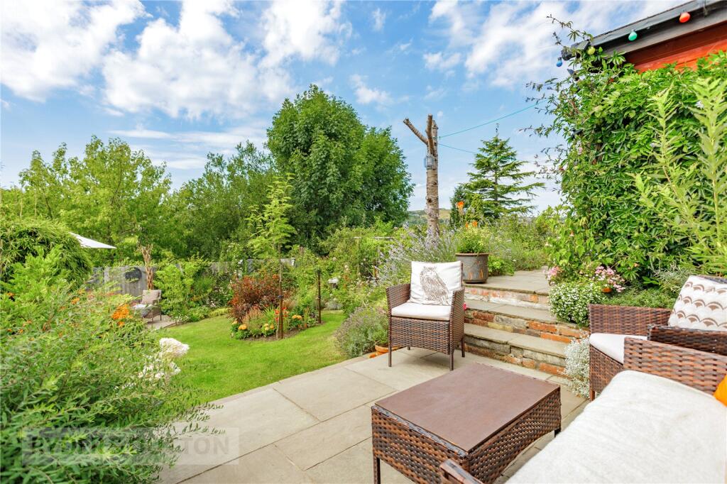 House in Tameside, Mossley - View 2