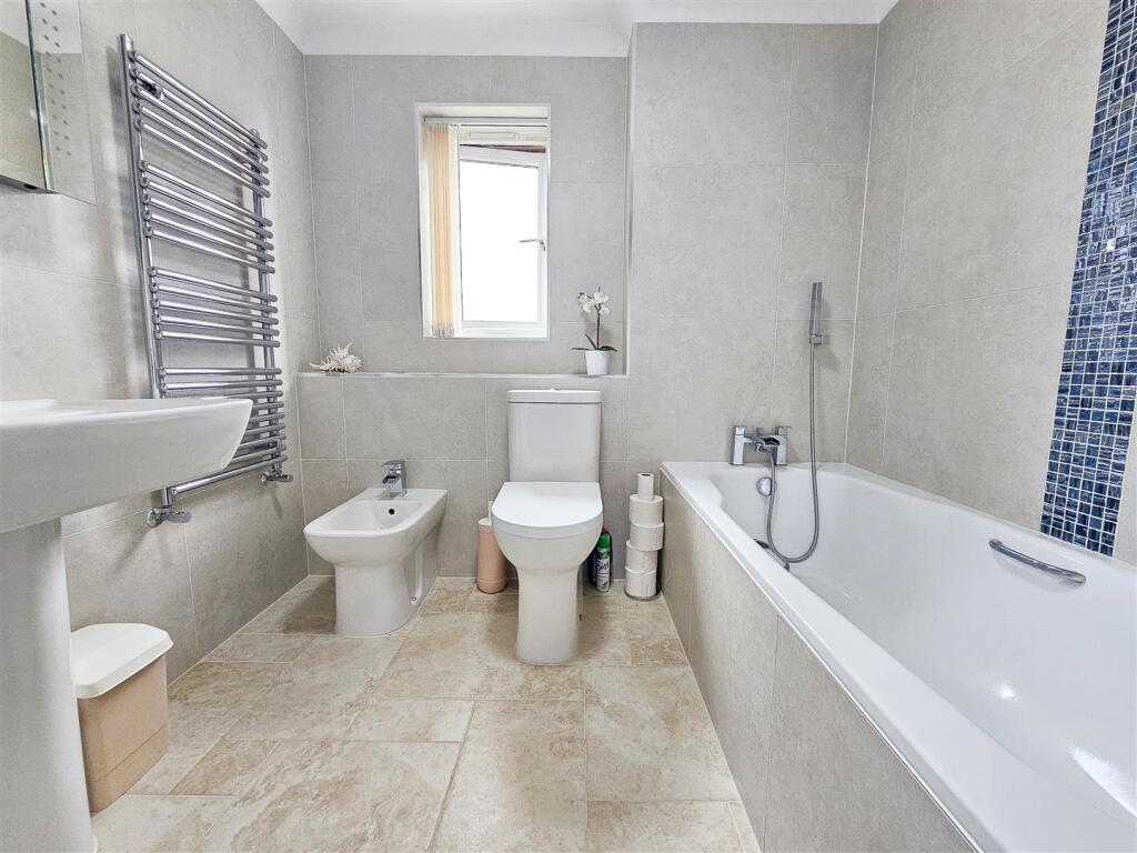 Additional image 24 of Henton, Wells