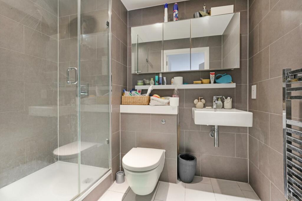 Apartment in London, St. George in the East, Wapping - More