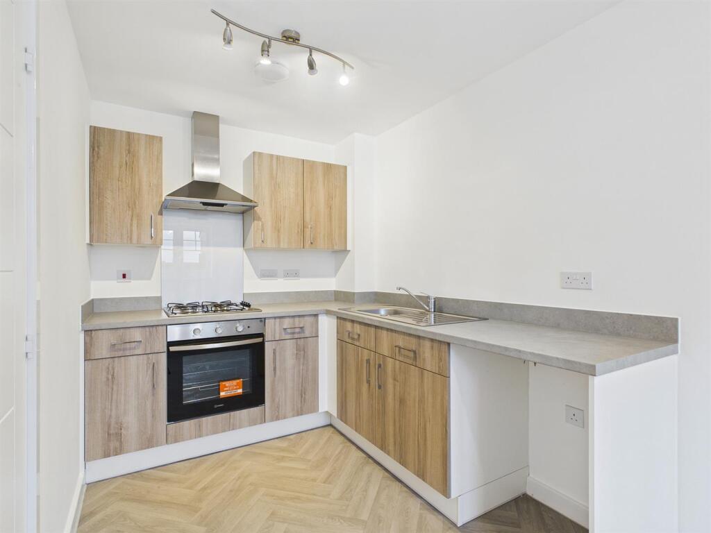Redcliff Close, Kinver photo 2