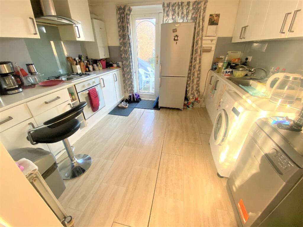 Apartment in Havant, Leigh Park - View 3
