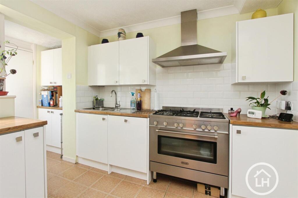 House in Swale, Grove Park, Milton Regis - More