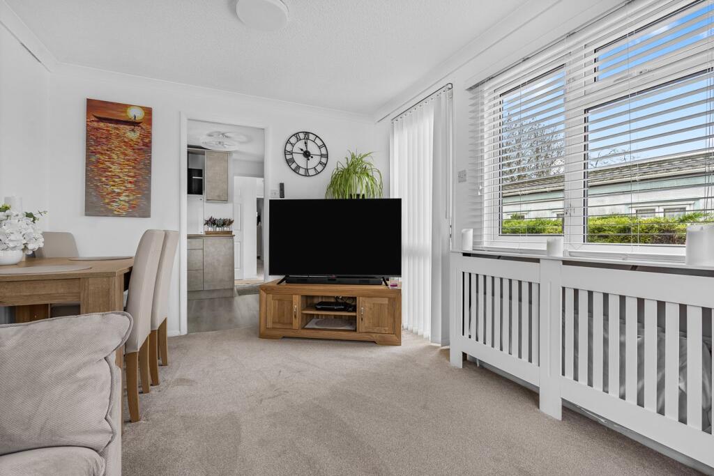 Penton Park, Chertsey, KT16 photo 2