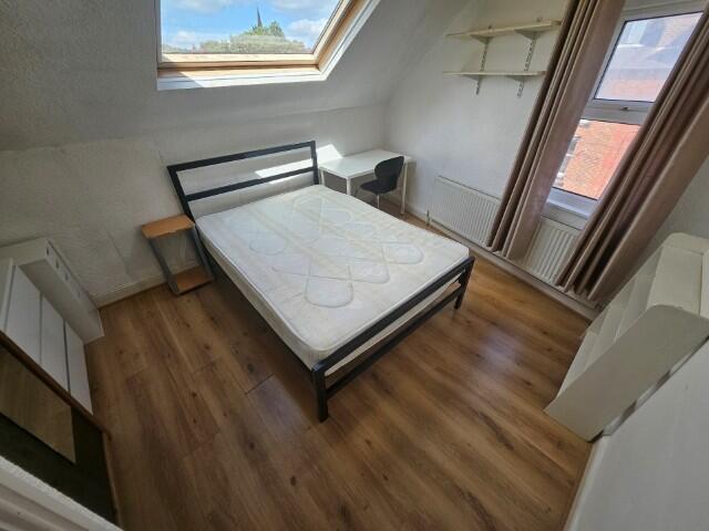 8 bedroom terraced house for rent
