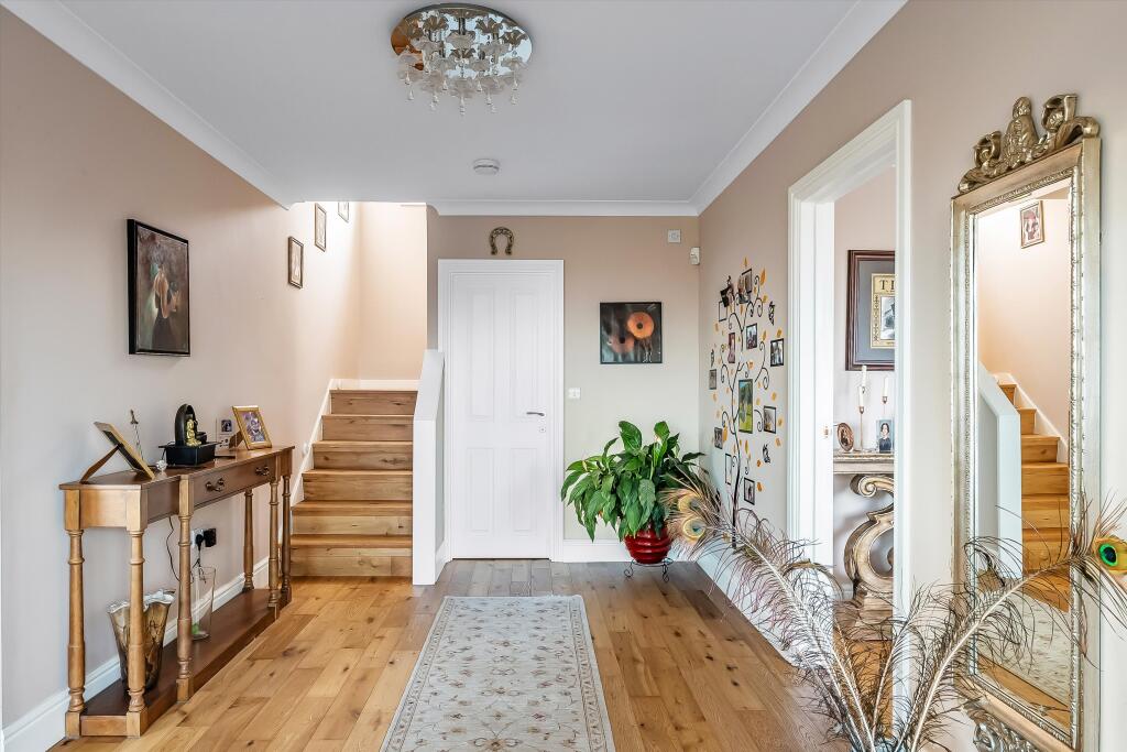 House in Guildford - View 2