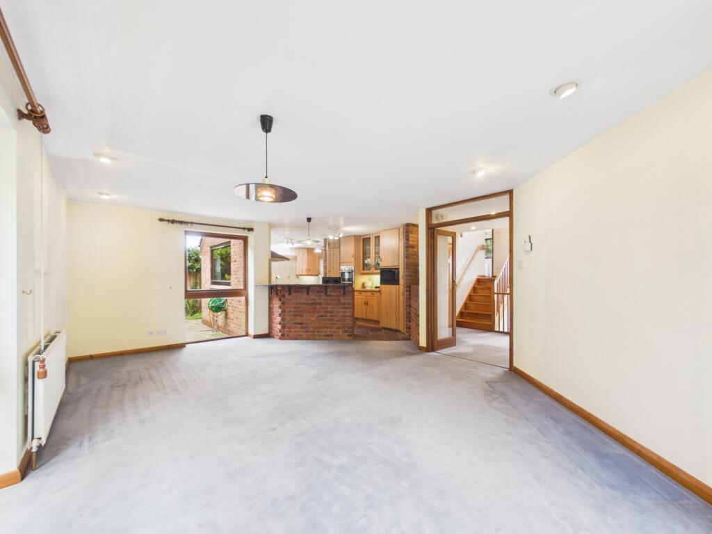 House in Nottingham, Chilwell - View 5