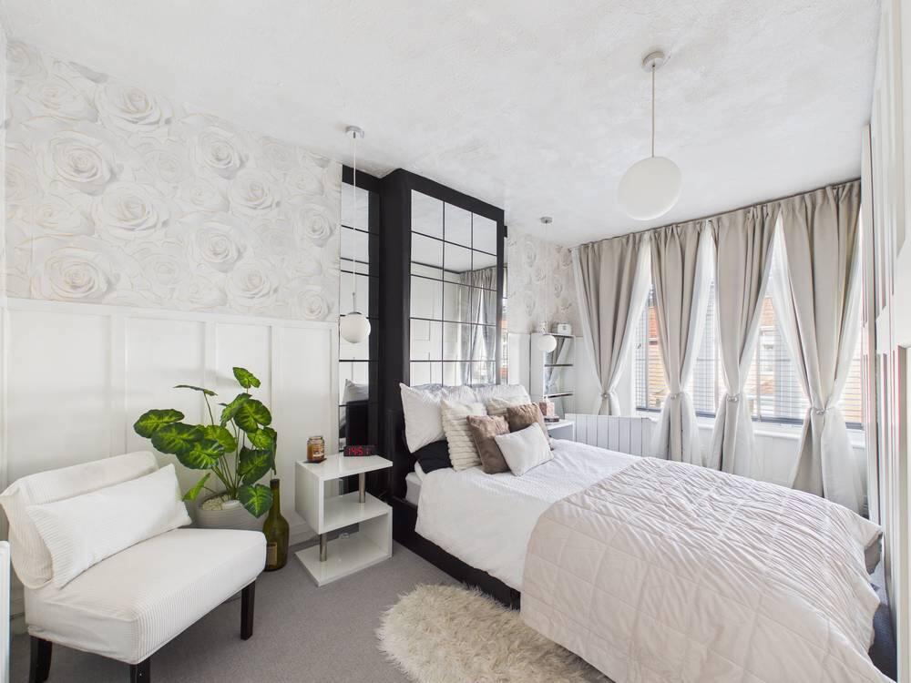 House in Bristol, Fishponds - More