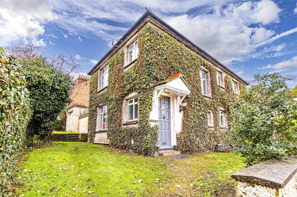 Main image of property: King Edward Street, Manor Estate, Hemel Hempstead, Hertfordshire, HP3