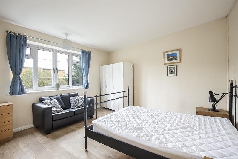 Apartment in London, Wandsworth - View 3