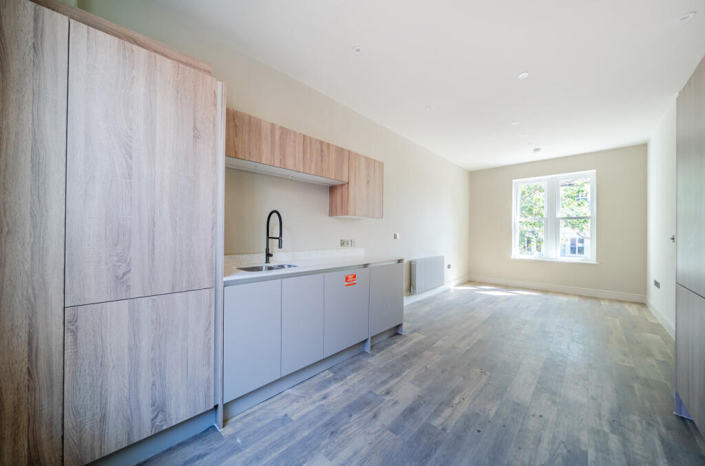 Apartment in Portsmouth - View 5