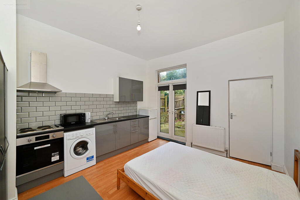 Main image of property: Thornlaw Road, London, SE27