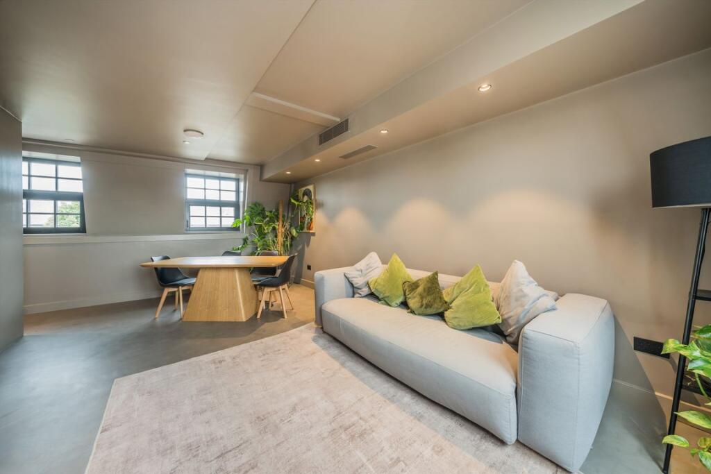 Apartment in London - View 2