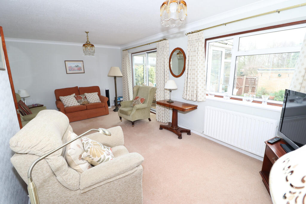 Lakeside Close, Perry, Huntingdon, Cambridgeshire photo 3