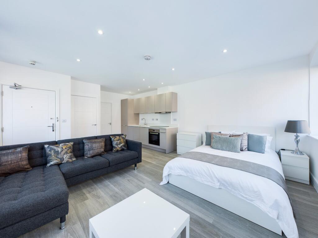 Apartment in Horsham, New Town - View 2
