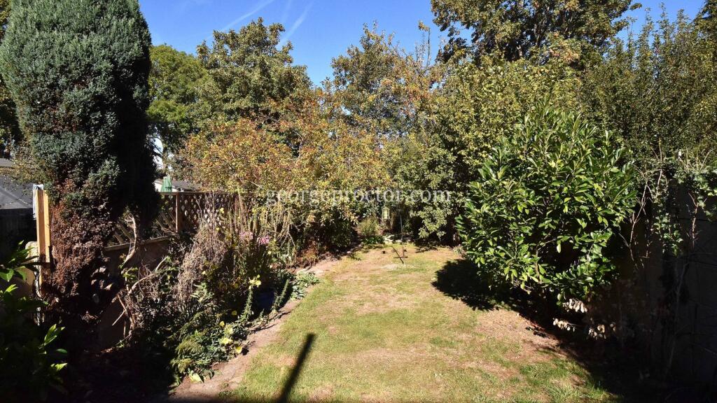 House in London, Blackbrook, Southborough - View 3