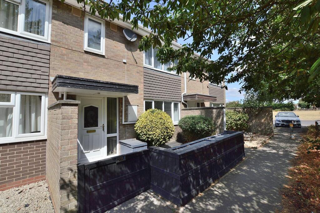 Main image of property: 2 Browning Court, Tattershall