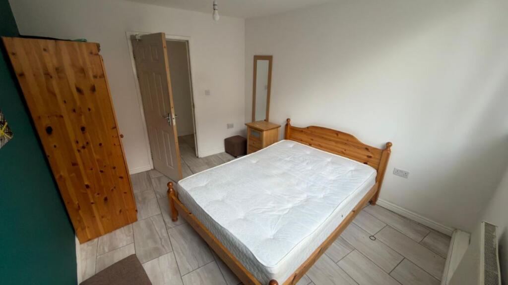 Main image of property: Room to Rent - Upper Parliament Street
