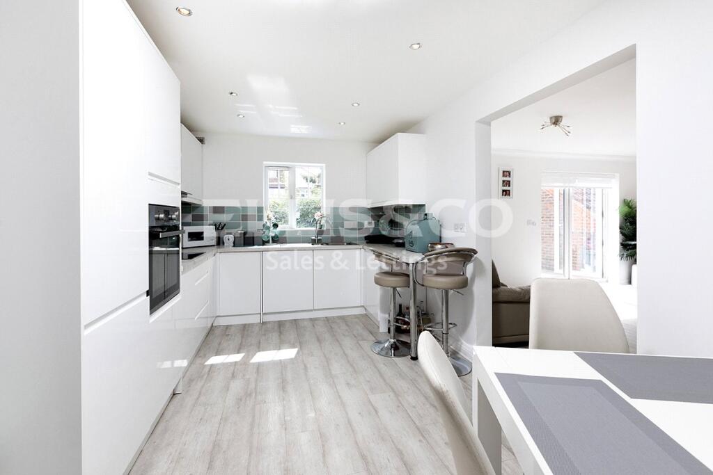 House in London, Grahame Park, Mill Hill - View 5