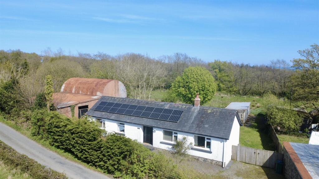 Main image of property: Dihewyd, Lampeter