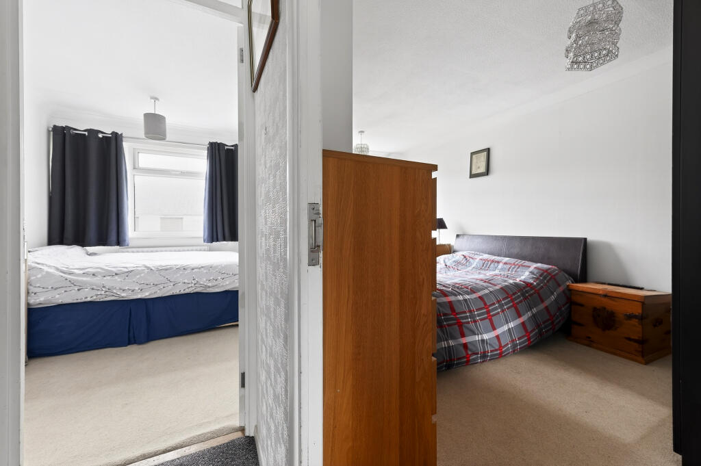 House in Bishop's Stortford, Hockerill - View 4
