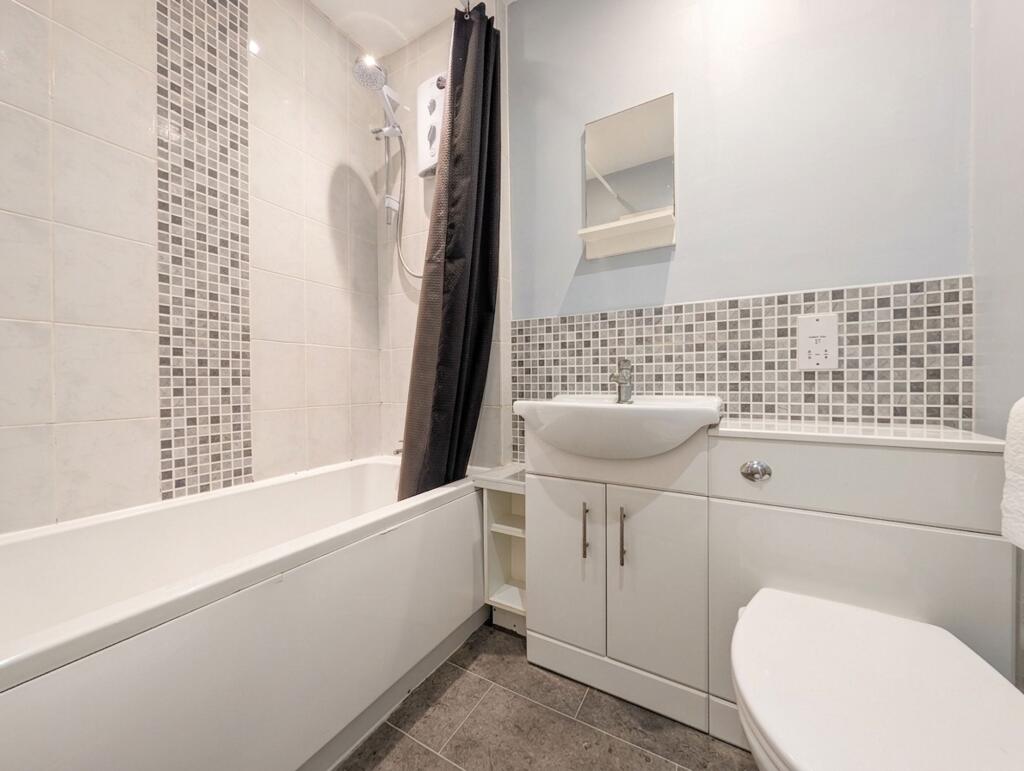 Apartment in Worcester - View 5