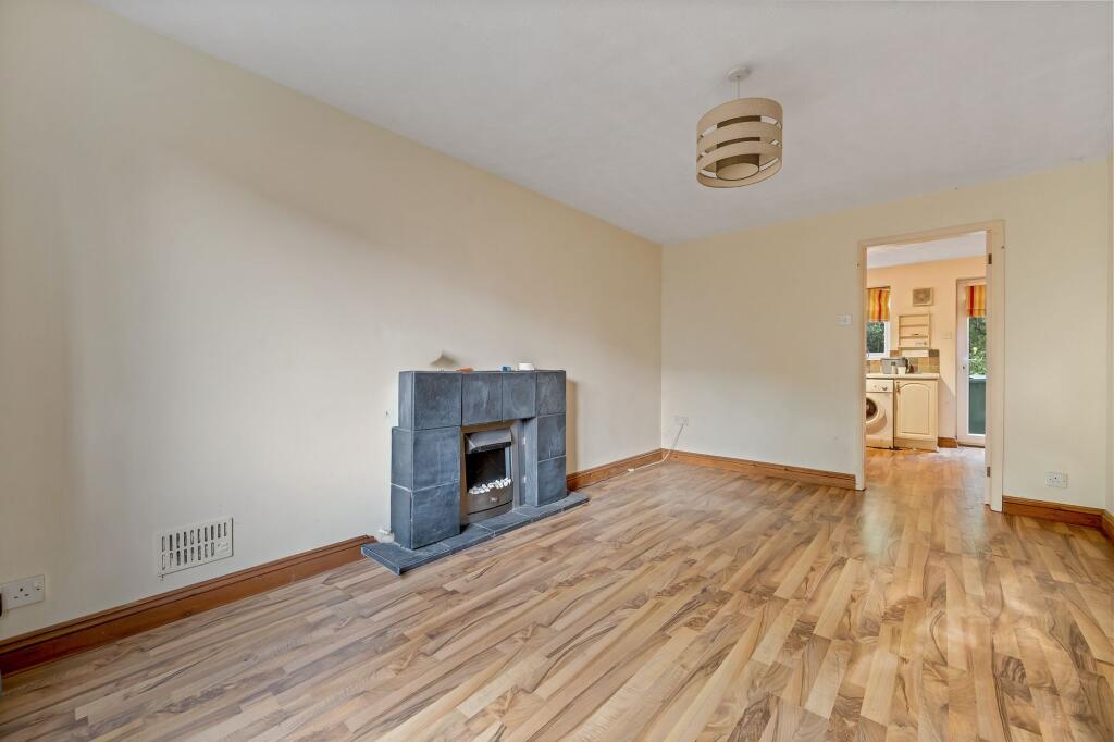 Plover Close, Oakham photo 3