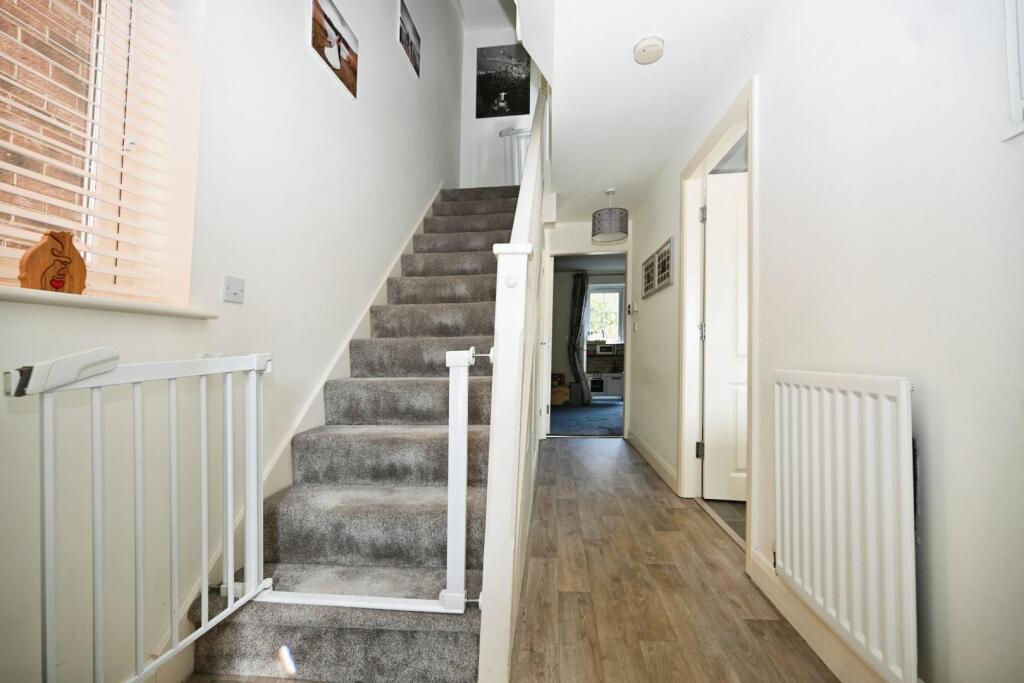 Alva Close, Guiseley, Leeds photo 4