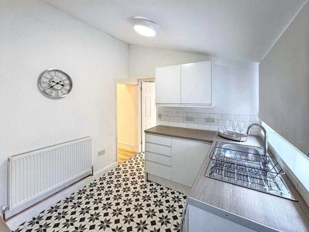 House in Cardiff, Treorchy - More