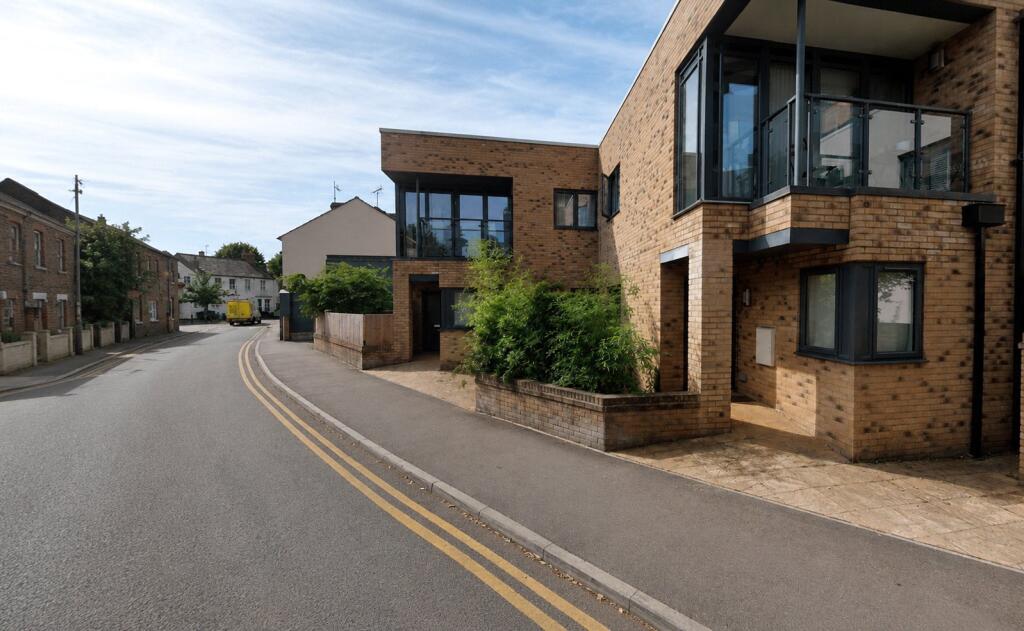 Main image of property: Gartlet Road, Watford, Hertfordshire, WD17