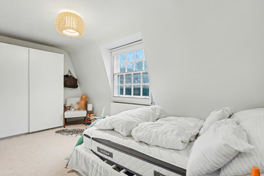 Gray'S Inn Road, Bloomsbury, WC1X - More