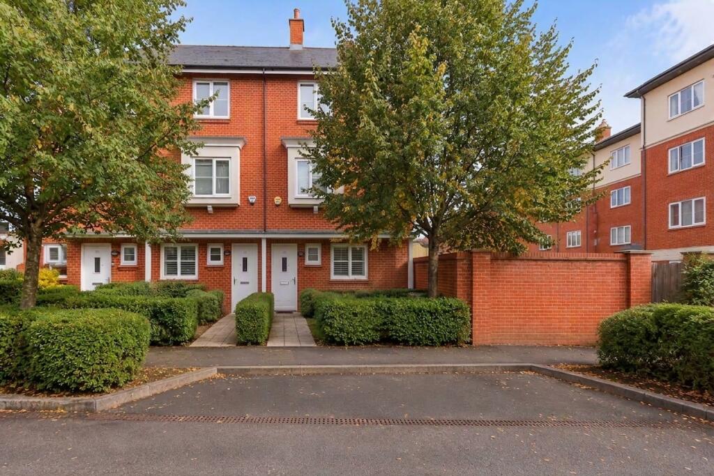 Main image of property: Chequers Avenue, High Wycombe, Buckinghamshire, HP11