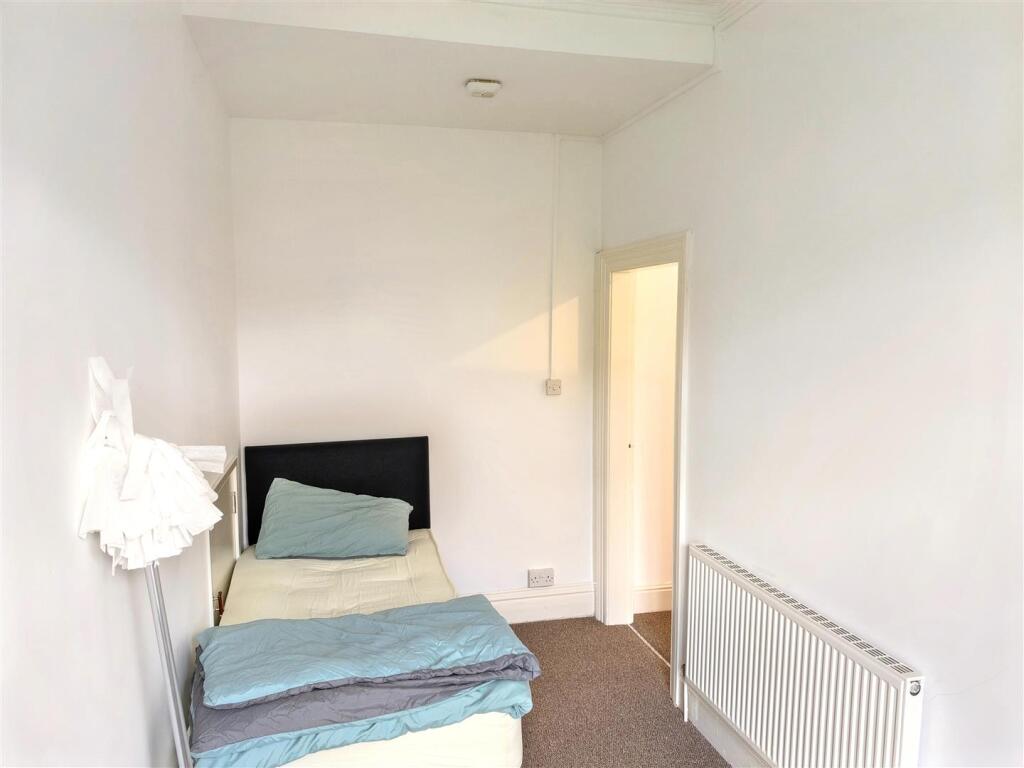 Apartment in Birmingham, Moseley - View 5