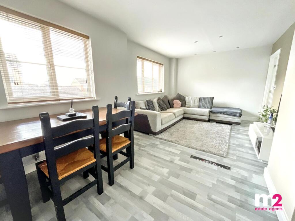 House in Newport - View 4