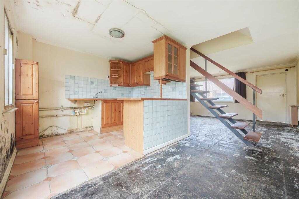 Apartment in Wokingham - View 2