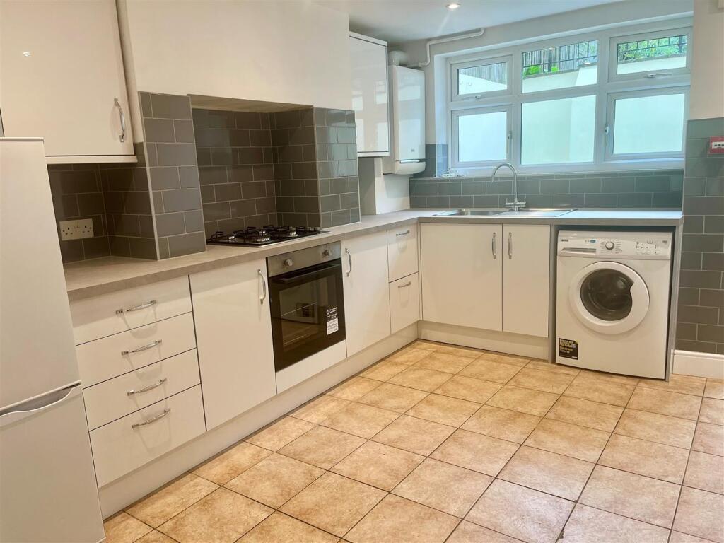 House in Tonbridge - View 2