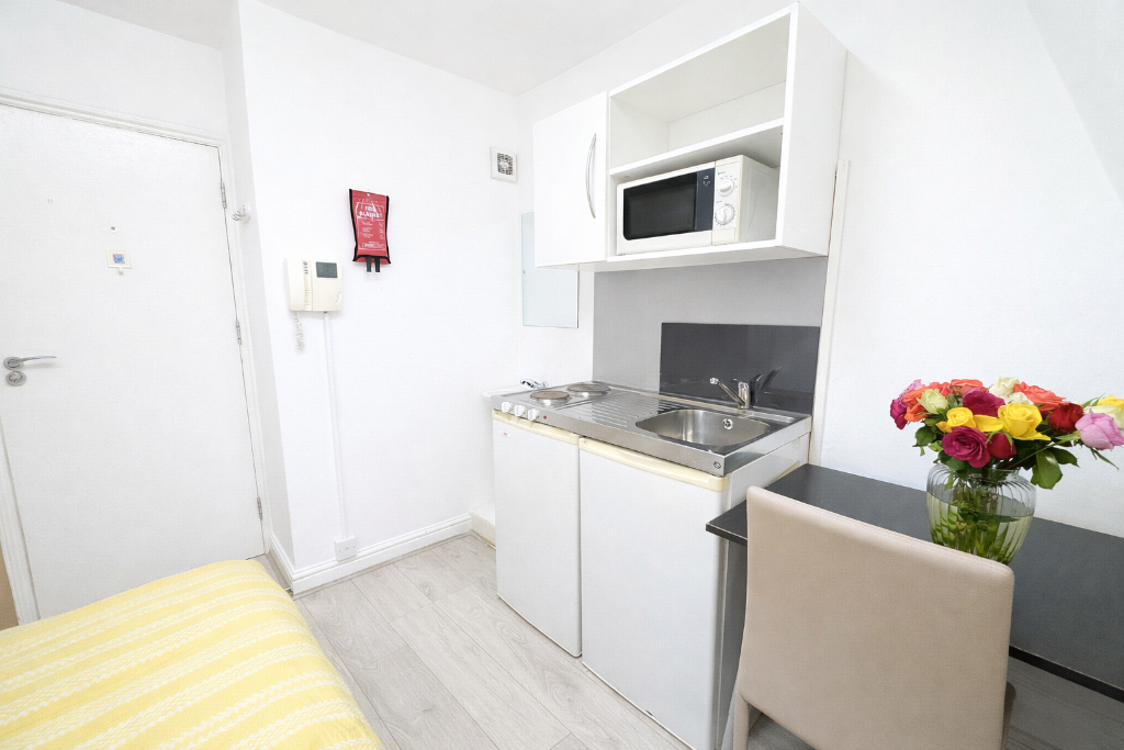 Studio flat for rent