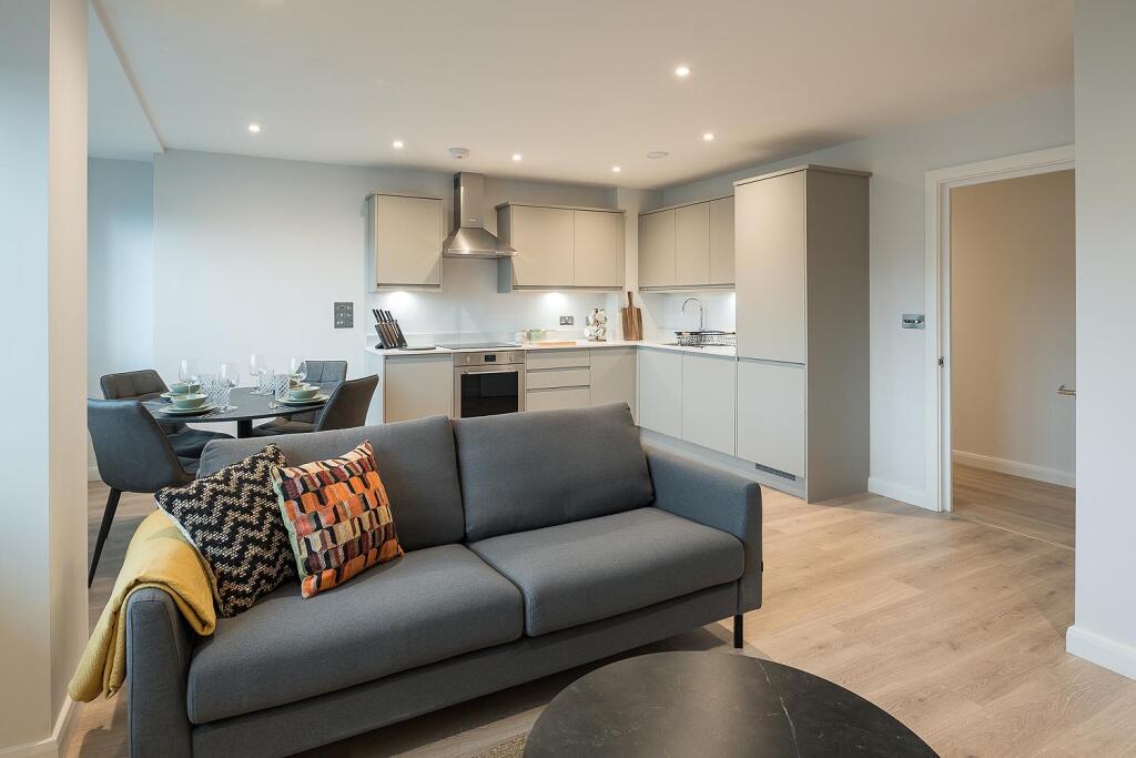 Main image of property: Marlowes, HEMEL HEMPSTEAD