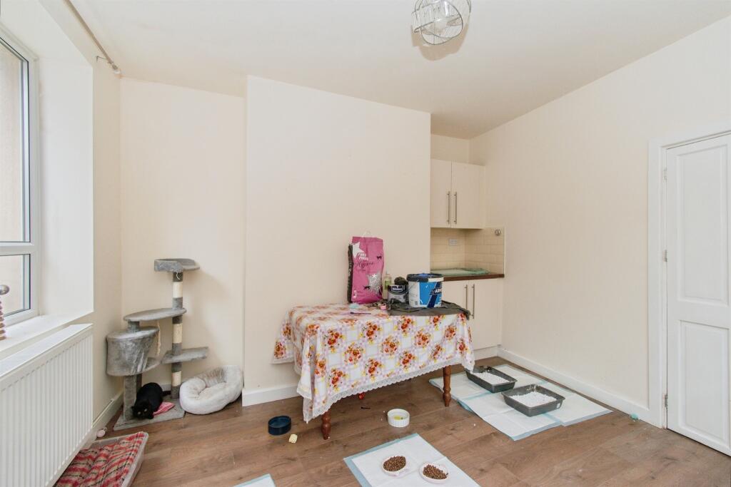 House in Wakefield, West Yorkshire - View 5