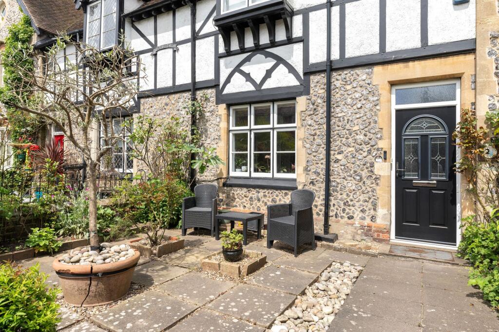 3-bed terraced on West Street, Cromer, £325,000