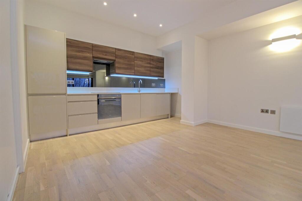 Apartment in Brighton - More