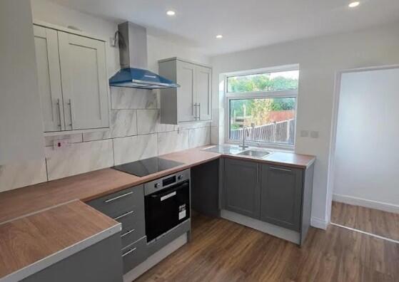 4 Blacks Lane photo 4