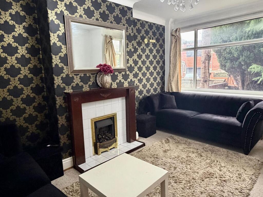 House in Wakefield - View 5