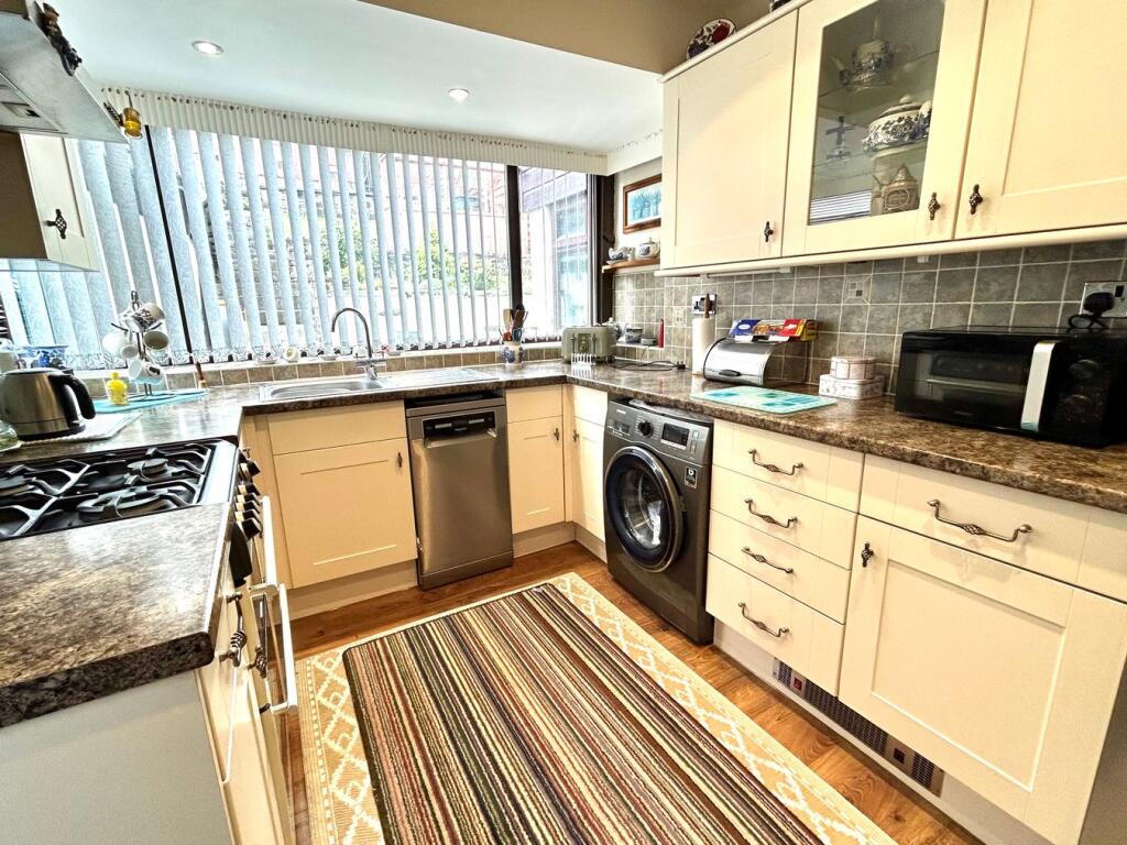 Prospect Mount, Keighley, BD22 photo 3