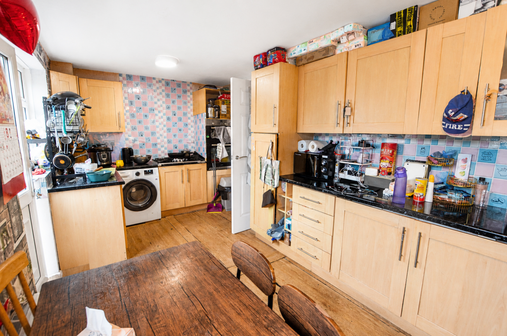 Tyrer Walk, Lowton, Warrington WA3 2LW photo 4