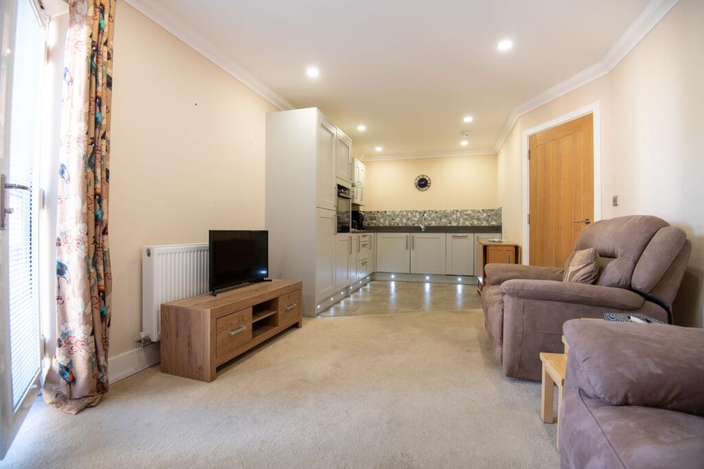 Apartment in Northampton, Wellingborough - View 5